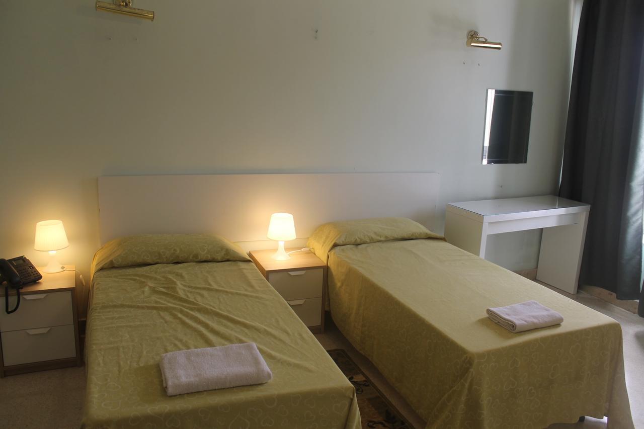 Whitestar Guesthouse Salina Extérieur photo